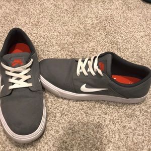 Men’s Nike SB size 10